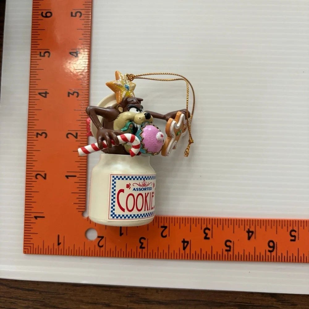Vintage 97' LOONEY TUNES ORNAMENT - TAZ IN COOKIE JAR - MATRIX Christmas